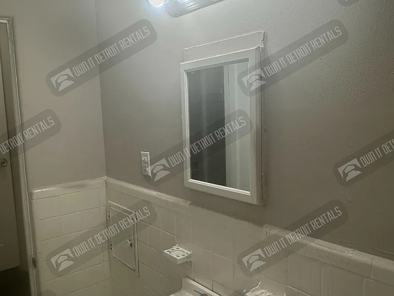 7777 Auburn St — Photo 19