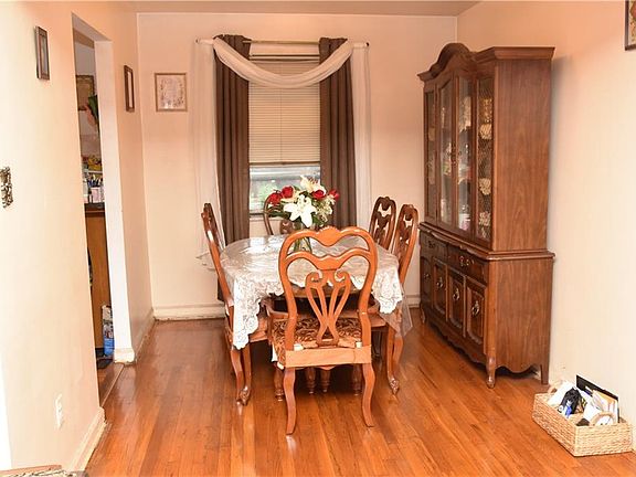 3rd image of 657 Rosewood St