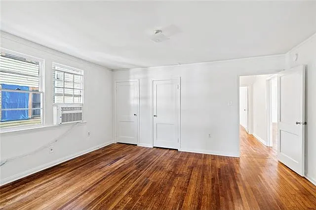 8537 S Claiborne Ave — Photo 9