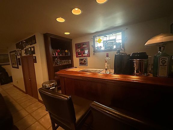 5th image of 6321 W Peterson Ave