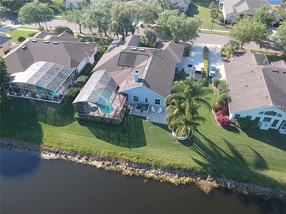 3rd image of 328 Fairway Pointe Cir