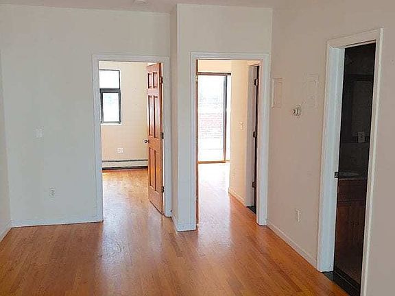 3rd image of 2330 32nd St APT 1