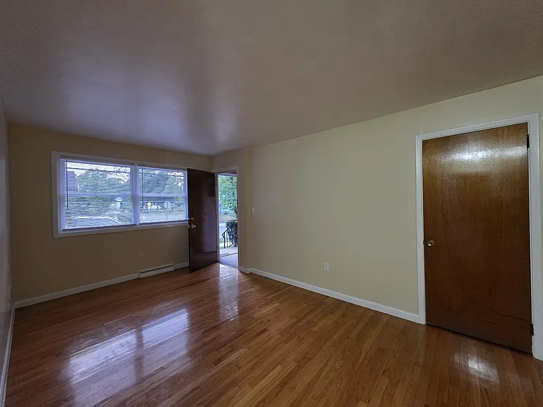 223 Fairfield St #2 — Photo 6