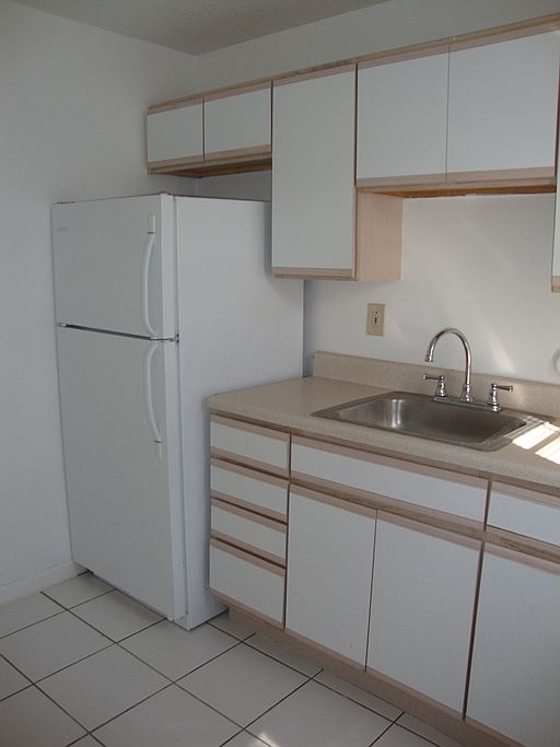 2nd image of 712 7th St APT 2