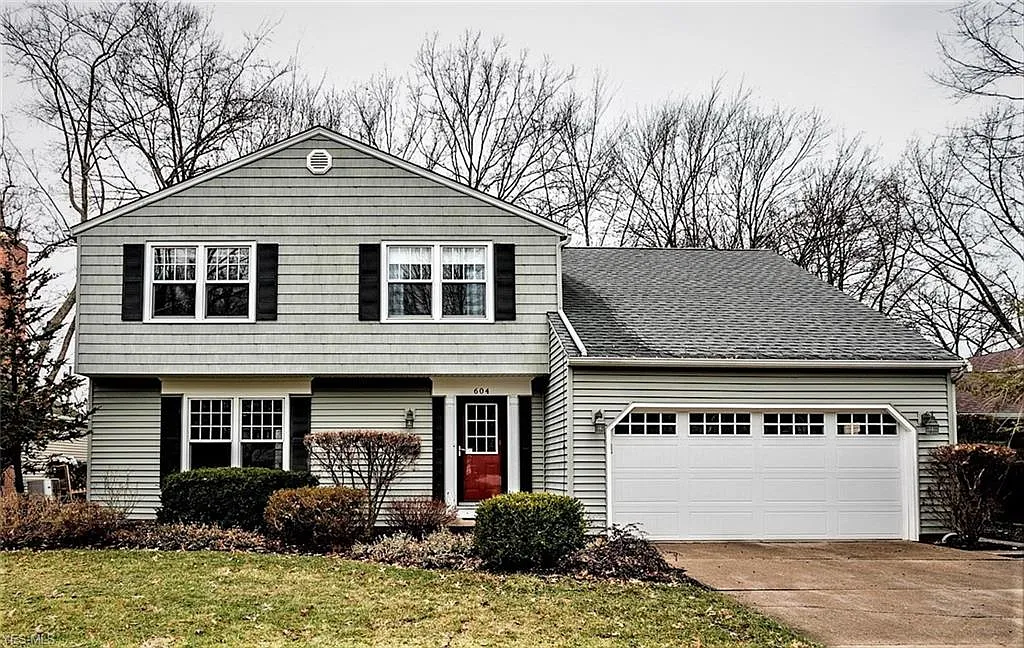 604 Revere Dr photo 1