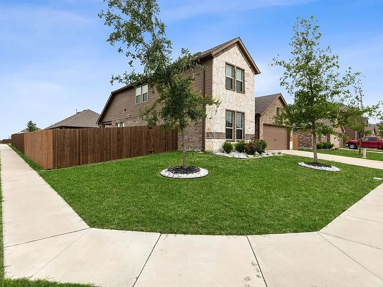 401 Gallop Dr — Photo 27