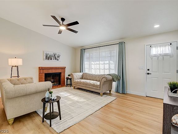 3rd image of 8208 Palmada Dr
