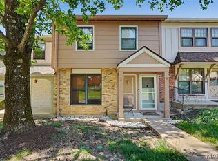2431 Hidden Meadow Ln, Ballwin, MO 63021