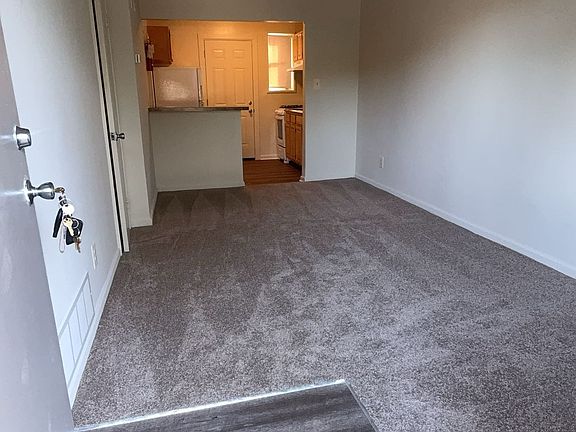 2nd image of 3003 Seabury Rd
