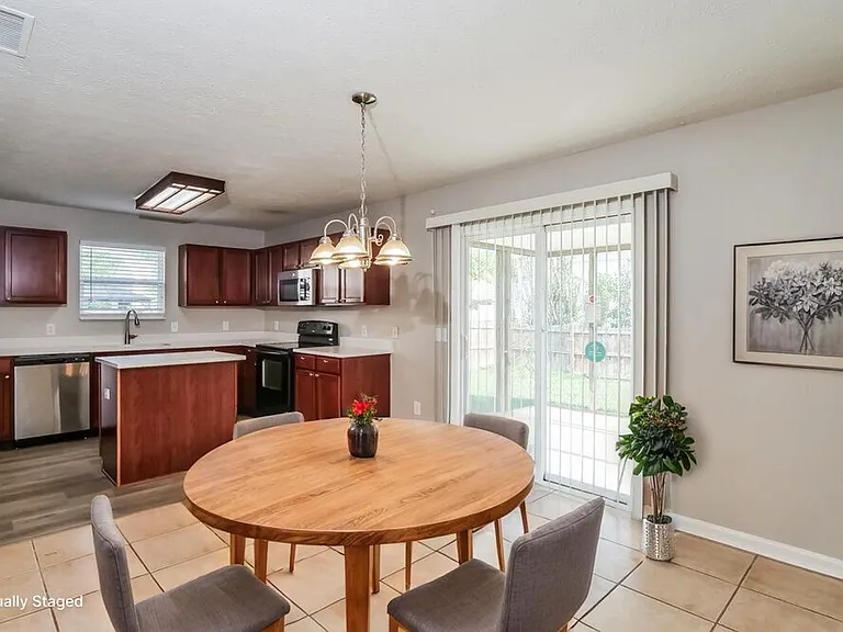 10812 Middlebrook Ln — Photo 8