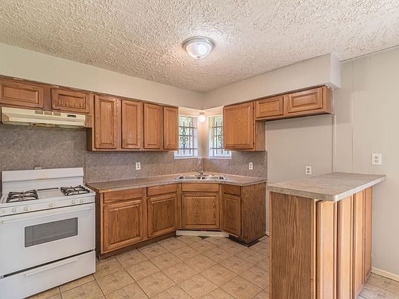5th image of 9002 Allwood St