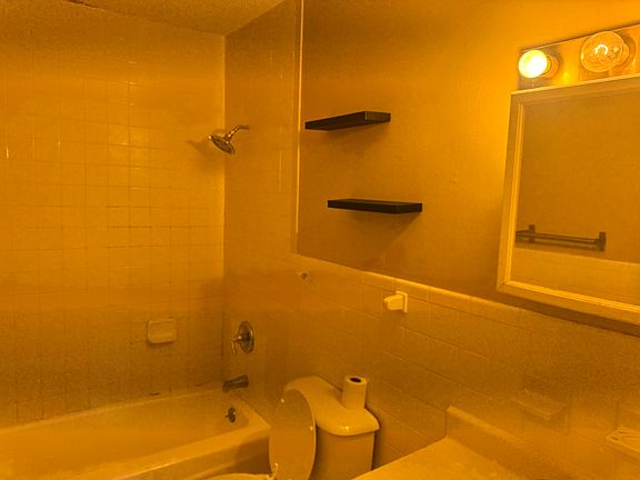 5th image of 10501 Blakewood Dr APT 4
