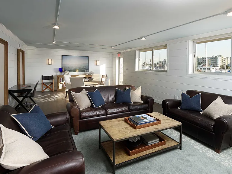 Wayfarer Apartments + Marina — Photo 26