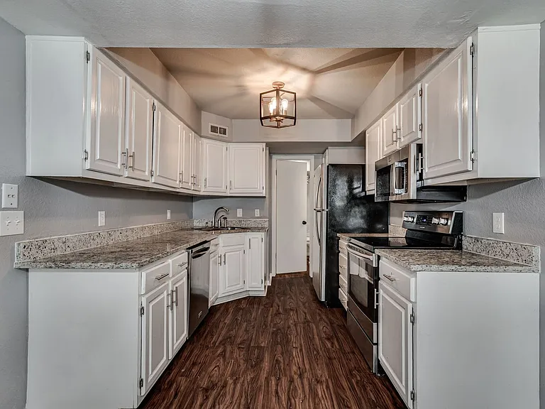 14431 N Pennsylvania Ave #D — Photo 13
