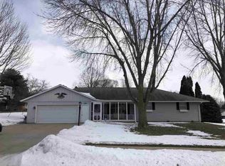 509 N 10th St, Fulton, IL 61252