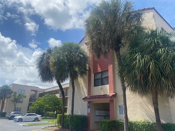 3470 Foxcroft Rd APT 307, Hollywood, FL 33025
