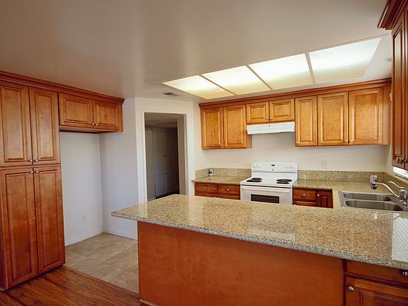 3rd image of 219 N Marguerita Ave APT A