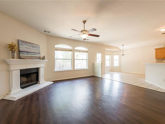 2nd image of 1404 Mickey Mantle Pl