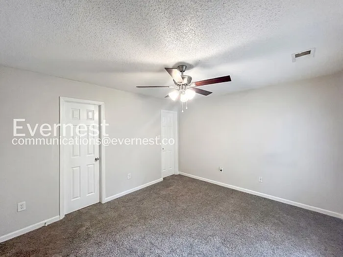 10721 Ridgefield Dr — Photo 12