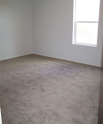 3rd image of 700 SW Lago