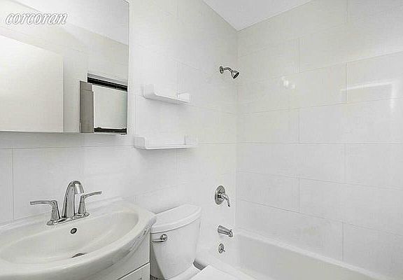 5th image of 220 E 53rd St #2A