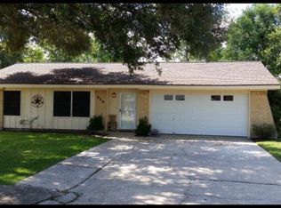 628 N Plantation Dr, Angleton, TX 77515