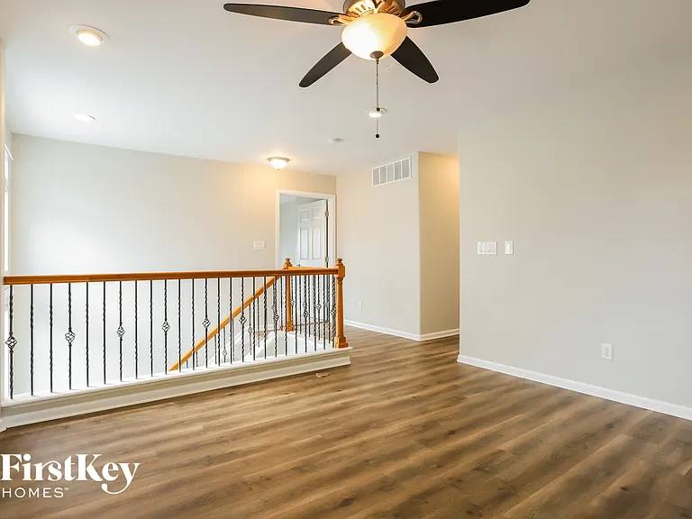 5047 Orleans Ct — Photo 9