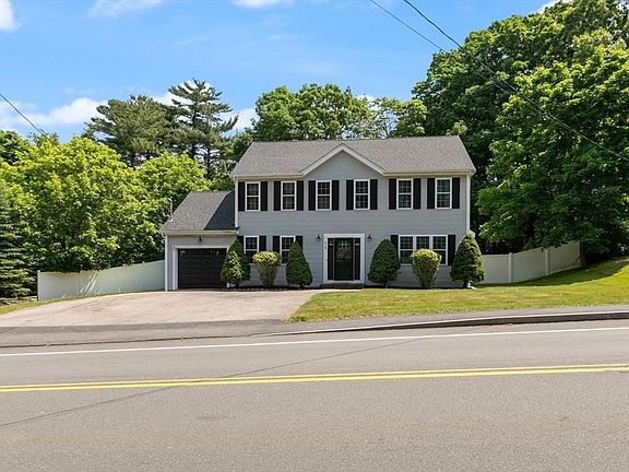 3rd image of 418 Beech St
