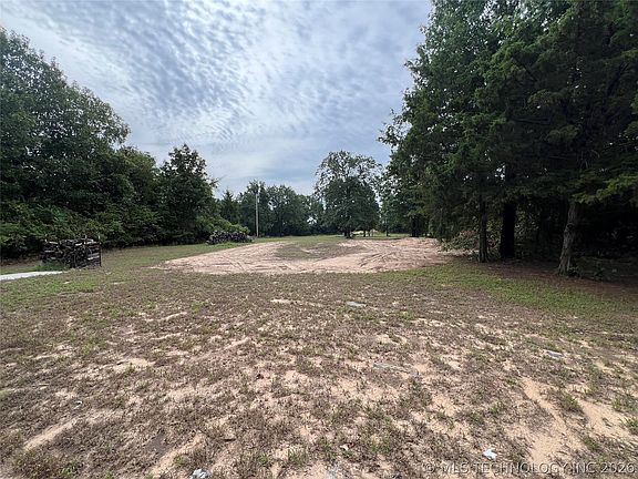 2nd image of 20 S 4207th Rd