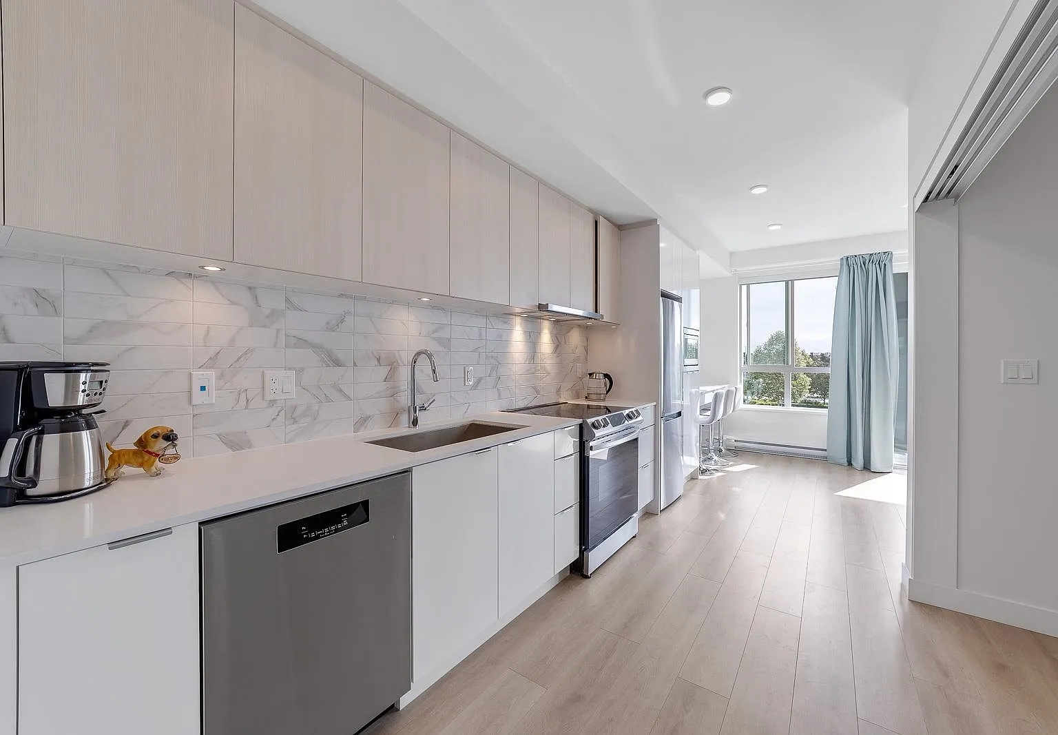 1 bed, 550 sqft, $2,680 — Photo 2