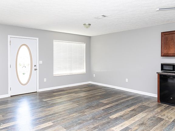 4th image of 1909 Heather Lea Dr