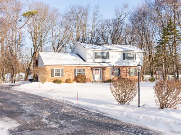14 Imperial Lane, Ballston Lake, NY 12019