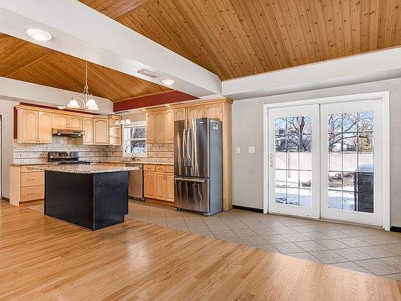 4th image of 25216 River Rd