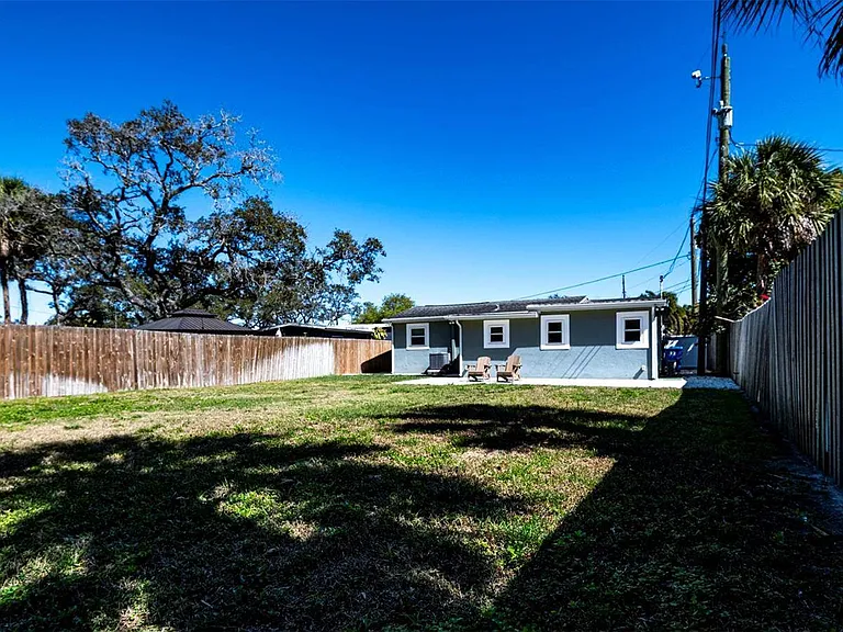 569 Bamboo Dr S — Photo 29