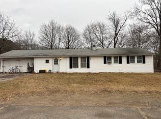 6 James St, Plainville, MA 02762