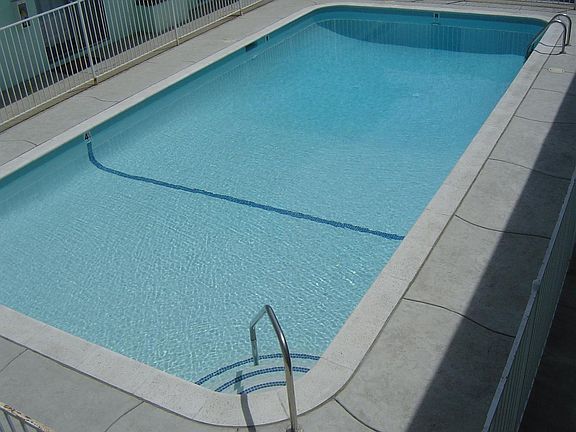 2nd image of 1250 N Mentor Ave APT 2