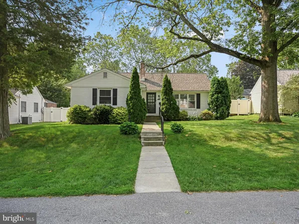 948 Parkside Ln, Lancaster, PA 17601