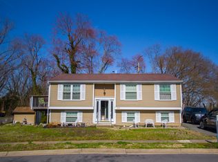6412 Holyoke Dr, Annandale, VA 22003