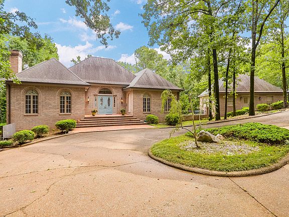 4th image of 335 Lakeview Dr