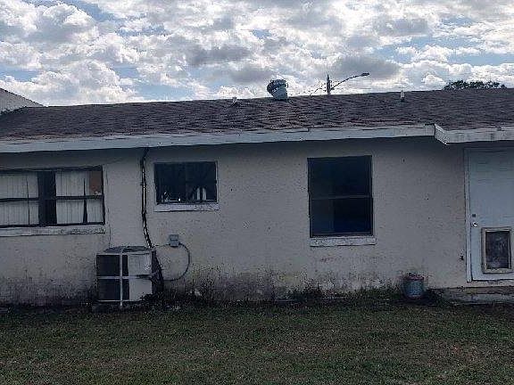 3rd image of 1112 Avenue G APT B