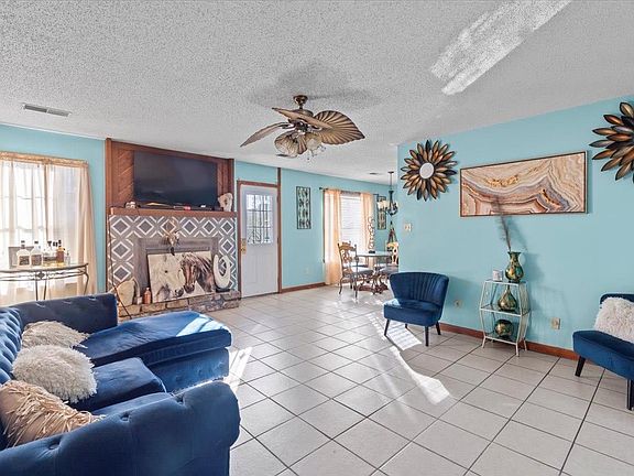 3rd image of 6605 Red Birch Dr