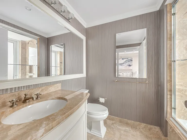 502 Park Ave #Penthouse 27 — Photo 17