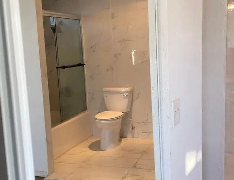 2nd image of 15555 Jasper Ave