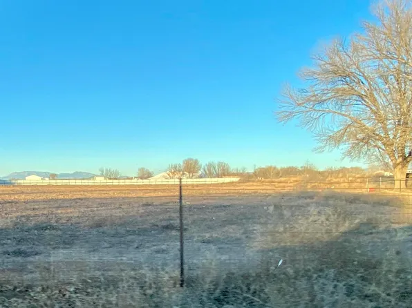 11 La Entrada Rd, Los Lunas, NM 87031