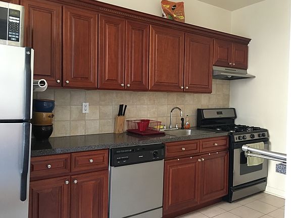 3rd image of 80 Winthrop St APT G4