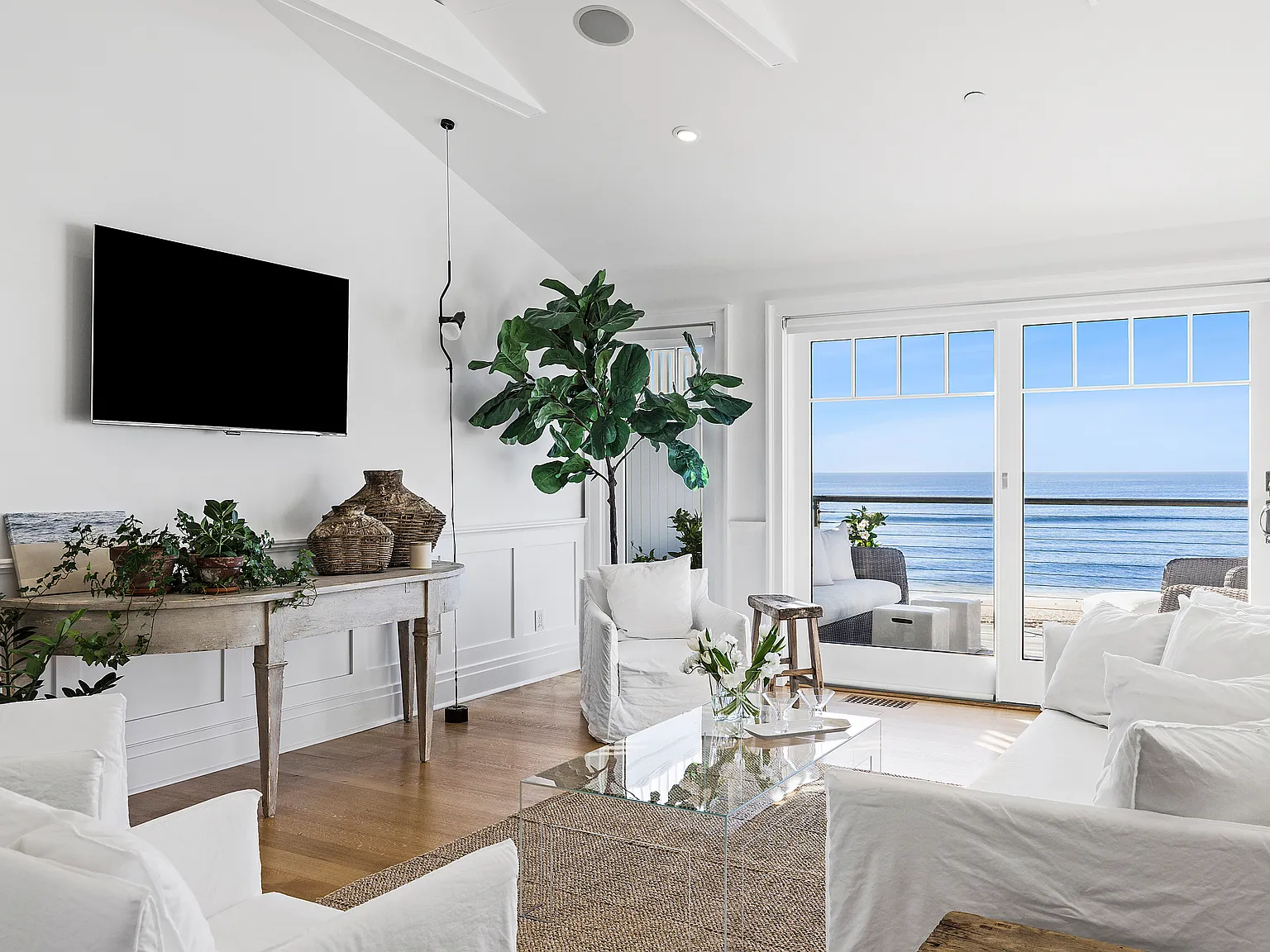 The Residences At Gurney's - Beautiful Oceanfront Retreat — Photo 2