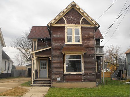 1st image of 112 Linn St