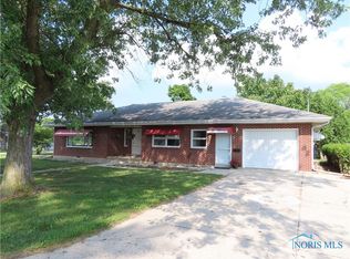 108 1st St, Montpelier, OH 43543