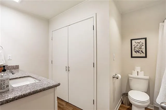 1321 W 23rd Ave — Photo 9