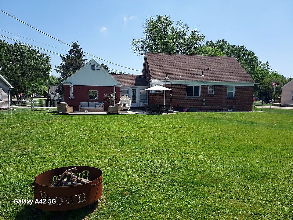 2nd image of 610 Sylvandale Ave